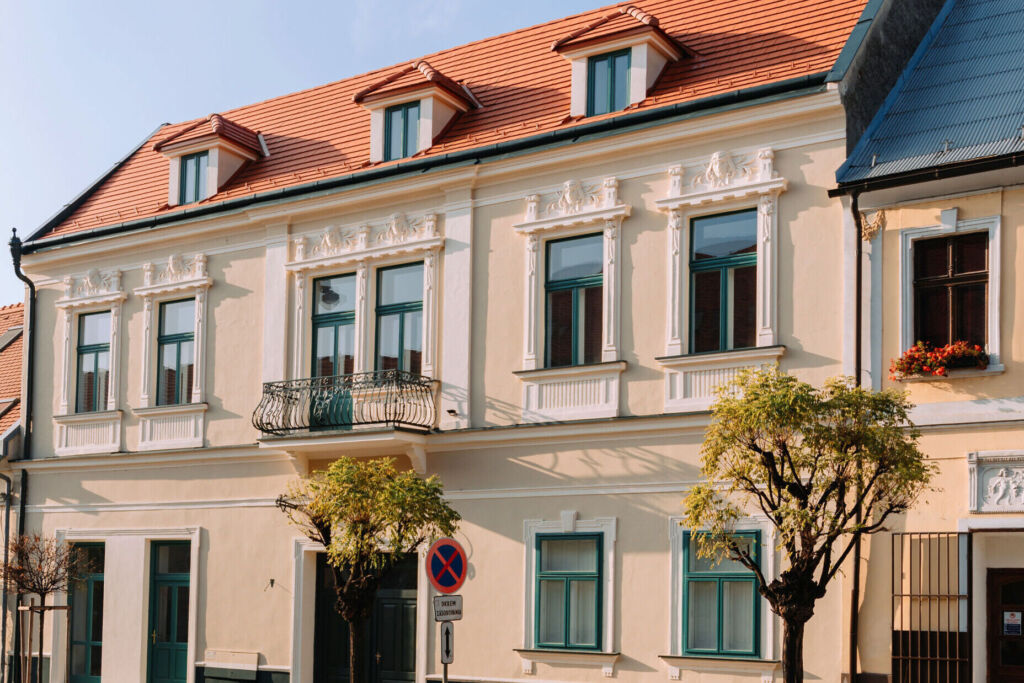 Secesný meštiansky dom v centre Pezinka – Holubyho 23 – Ocenenie za ...